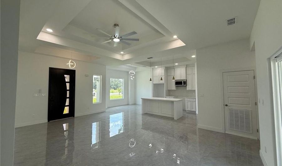 421 S 12th St, Alamo, TX 78516 - 3 Beds, 2 Bath