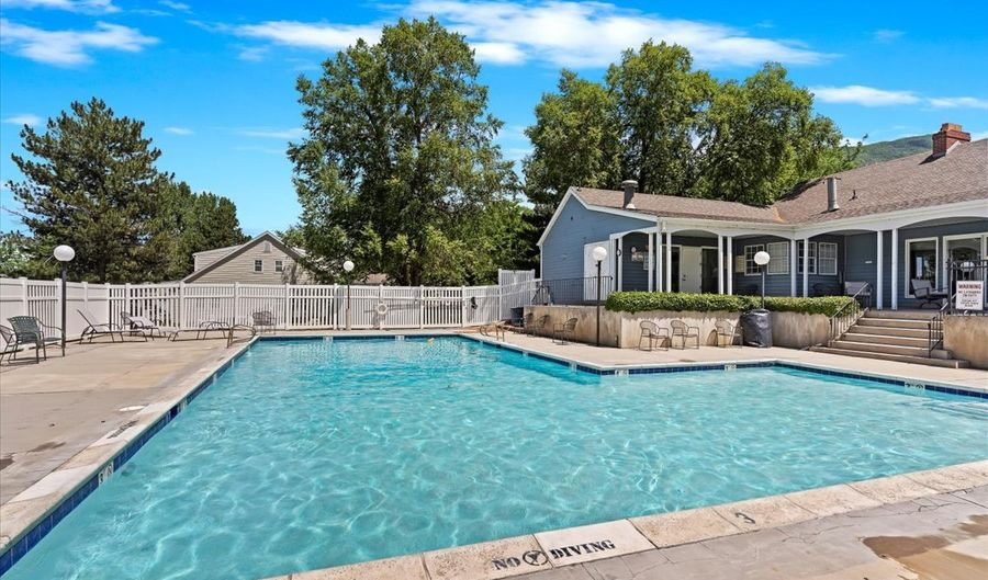 128 W PHEASANTBROOK Cir N, Centerville, UT 84014 - 4 Beds, 3 Bath