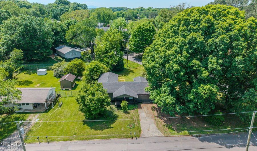 415 North Ave, Athens, TN 37303 - 3 Beds, 2 Bath