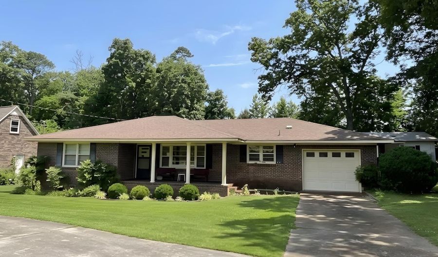 816 NW 12th Ave, Arab, AL 35016 - 3 Beds, 2 Bath