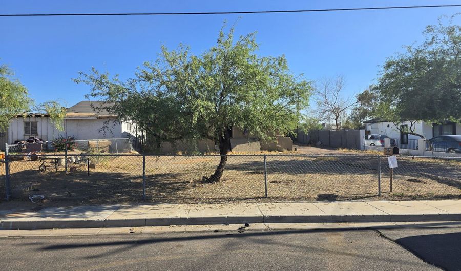 512 E DORIS St, Avondale, AZ 85323 - 2 Beds, 1 Bath