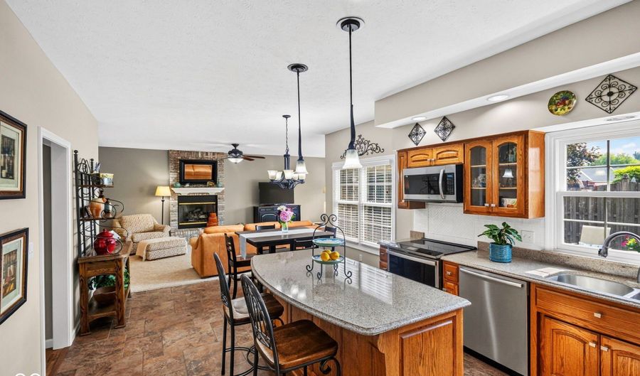 866 Westgate Dr, Anderson, IN 46012 - 3 Beds, 3 Bath