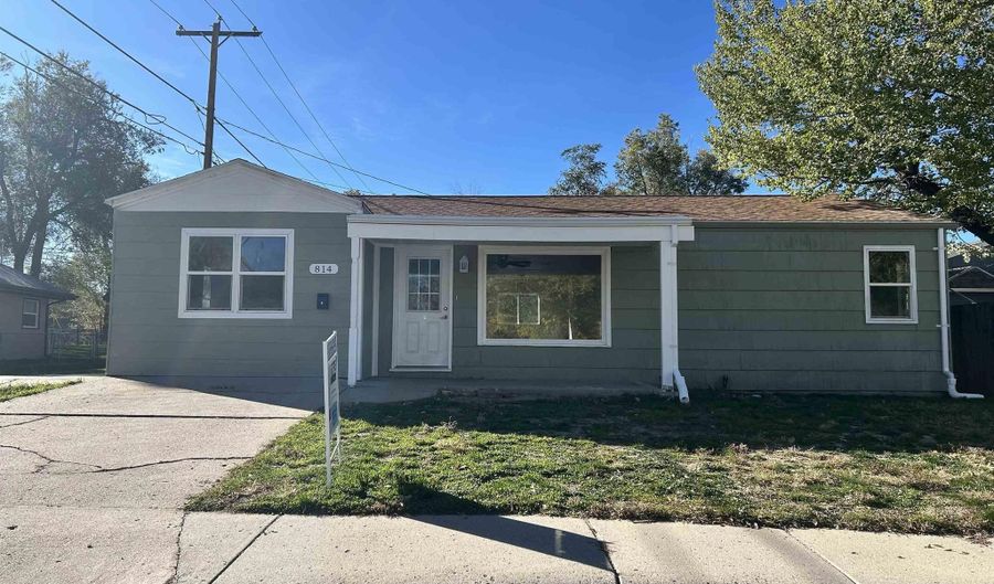 814 S Washington St, Casper, WY 82601 - 3 Beds, 1 Bath