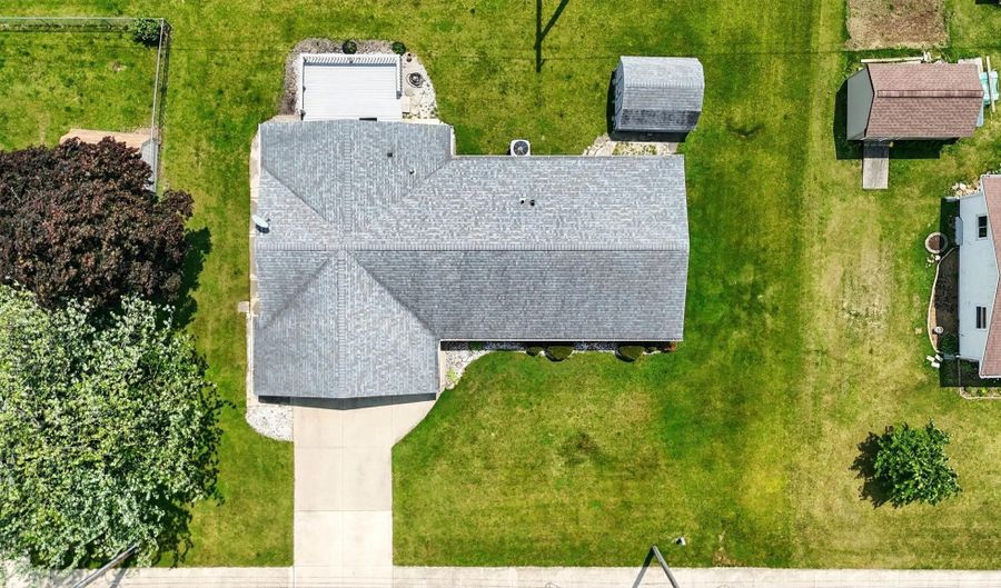 1209 Highland Dr, Auburn, IN 46706 - 3 Beds, 3 Bath