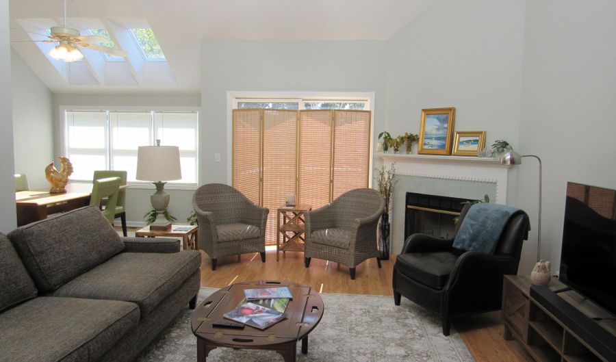 45 Harbor Hill Dr 45, Bourne, MA 02532 - 2 Beds, 2 Bath