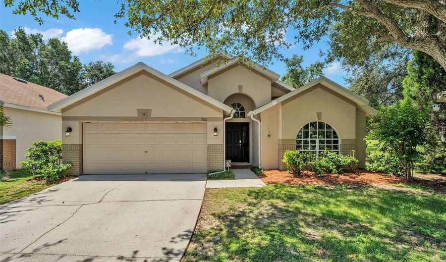 7601 WILTSHIRE PARK Pl, Apollo Beach, FL 33572 - 3 Beds, 2 Bath