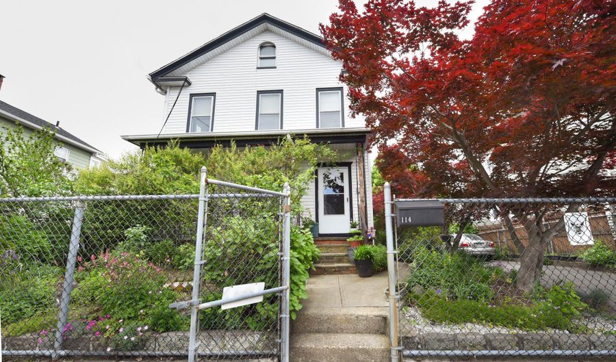 114 Jones Ave, Bridgeport, CT 06604 - 2 Beds, 1 Bath