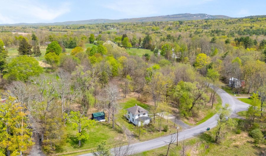 37 Tow Path Rd, Accord, NY 12404 - 3 Beds, 2 Bath