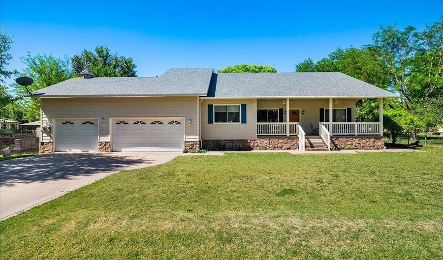 297 E PARADE GROUND Cir, Camp Verde, AZ 86322 - 3 Beds, 3 Bath