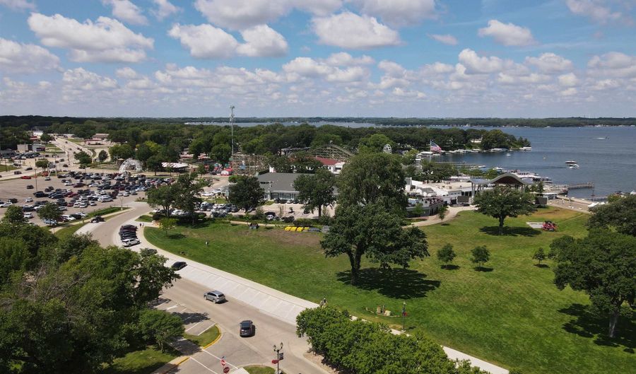 57 61 Dewey St, Arnolds Park, IA 51331 - 5 Beds, 2 Bath
