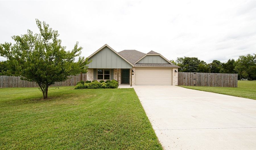 8 McDole Ln, Bella Vista, AR 72715 - 3 Beds, 2 Bath