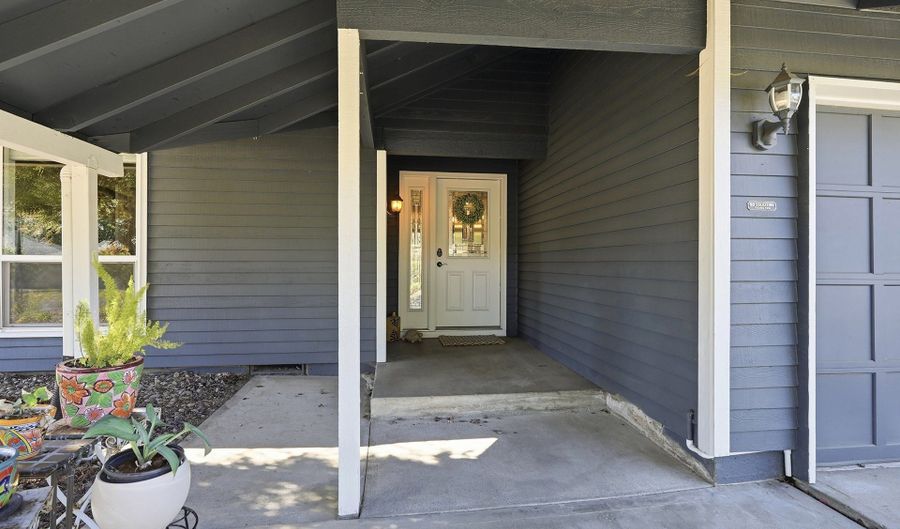 20190 SW IMPERIAL St, Beaverton, OR 97003 - 3 Beds, 2 Bath