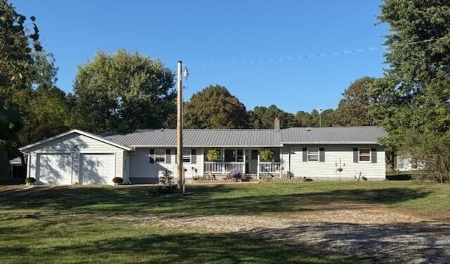 33085 E State Highway 14, Ava, MO 65608 - 2 Beds, 2 Bath