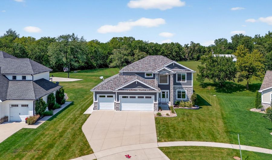 1150 Cardinal Dr, Polk City, IA 50226 - 5 Beds, 4 Bath