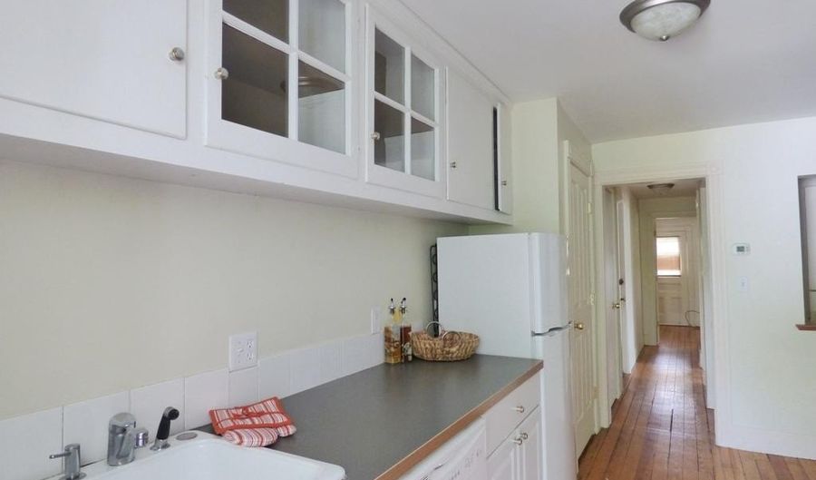 428 E Putnam Ave 2, Cos Cob, CT 06807 - 2 Beds, 1 Bath