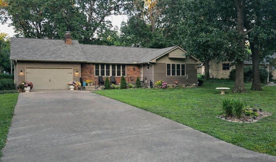 3050 Gaineswood Ave, Baxter Springs, KS 66713 - 4 Beds, 2 Bath