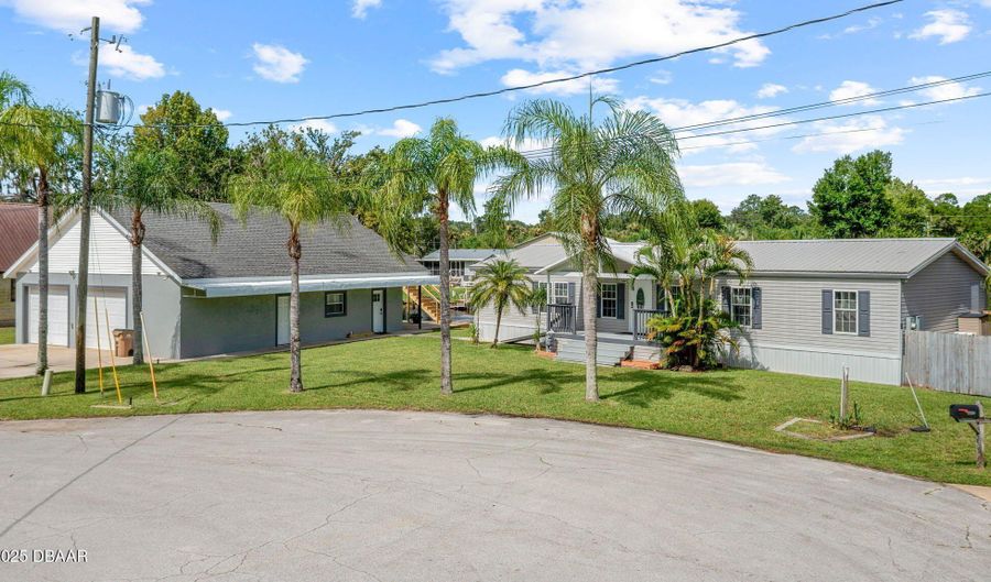 55805 Carroll St, Astor, FL 32102 - 3 Beds, 2 Bath