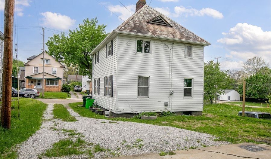 1424 S Liberty Ave, Alliance, OH 44601 - 3 Beds, 1 Bath
