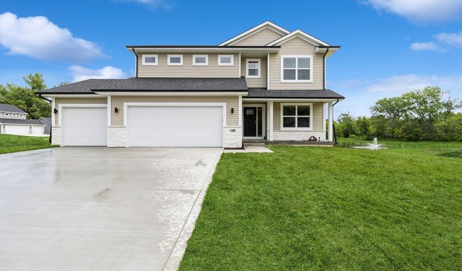 143 10th Ave NE, Altoona, IA 50009 - 5 Beds, 4 Bath