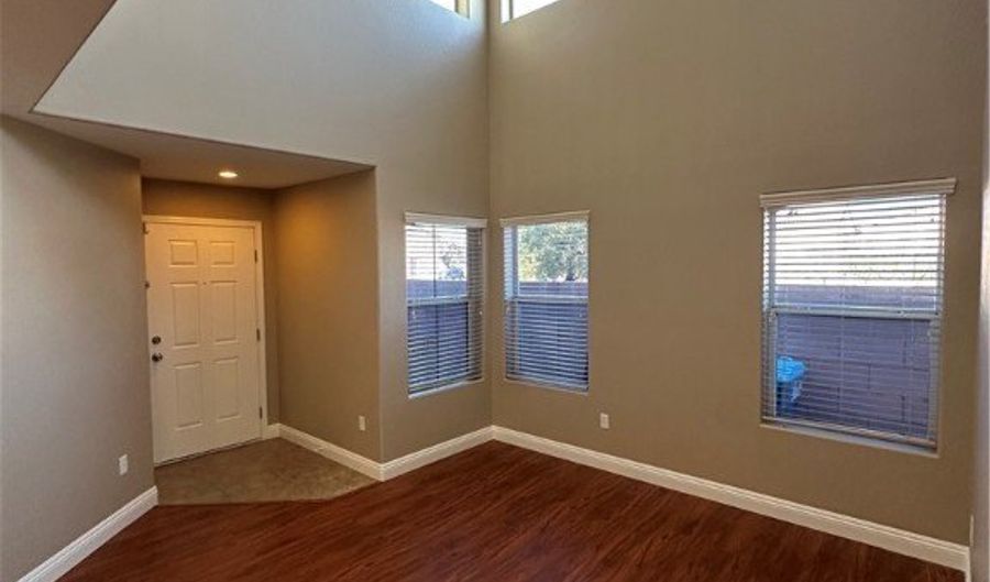 8112 Cathedral Range Ct, Las Vegas, NV 89139 - 4 Beds, 3 Bath