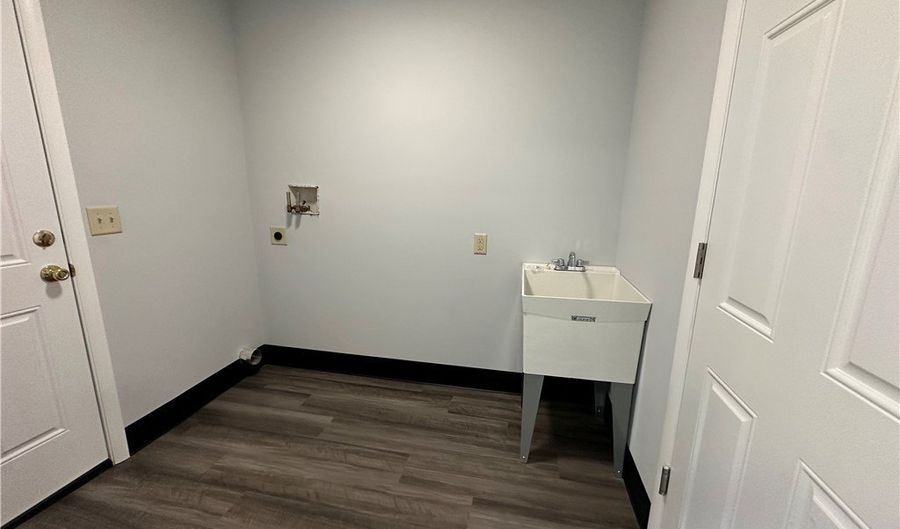 2201 Anthony Ave, Ashtabula, OH 44004 - 4 Beds, 2 Bath