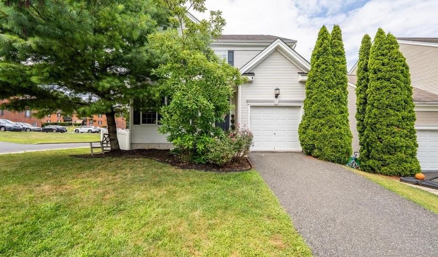 2426 S WOOD St, Allentown, PA 18103 - 3 Beds, 3 Bath