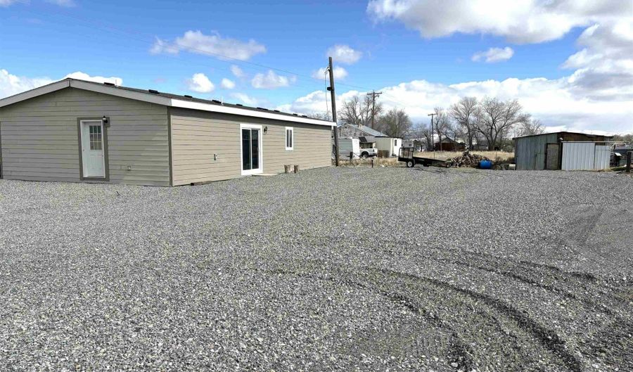865 Pacific Ave, Imlay, NV 89418 - 3 Beds, 2 Bath