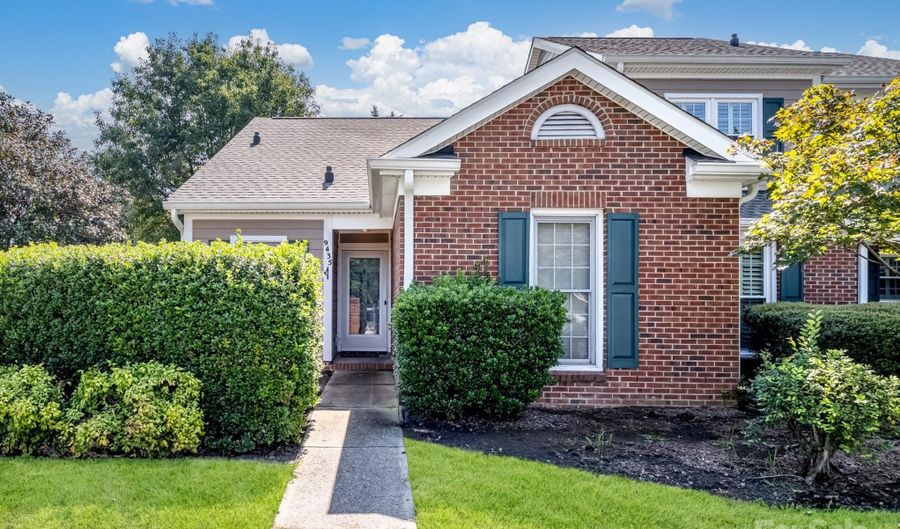 9435 Kings Falls Dr, Charlotte, NC 28210 - 2 Beds, 2 Bath