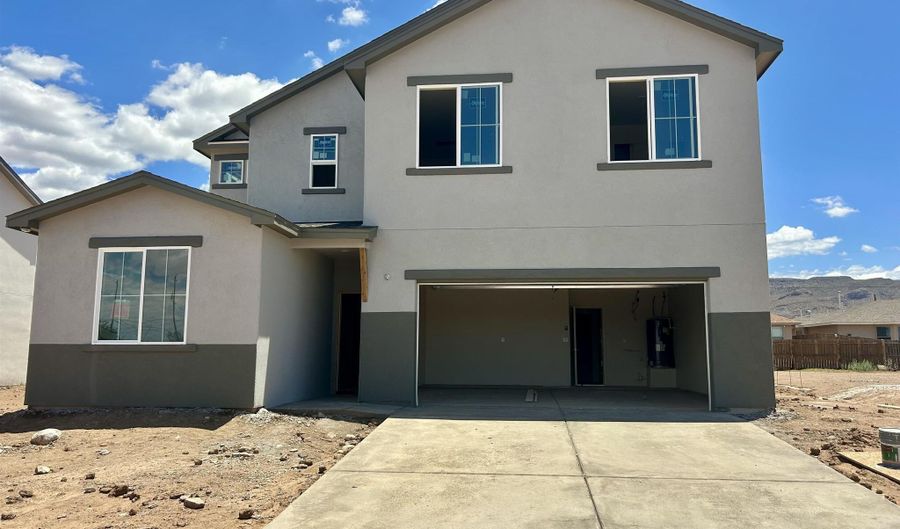 411 Maricopa Trl, Alamogordo, NM 88310 - 4 Beds, 3 Bath