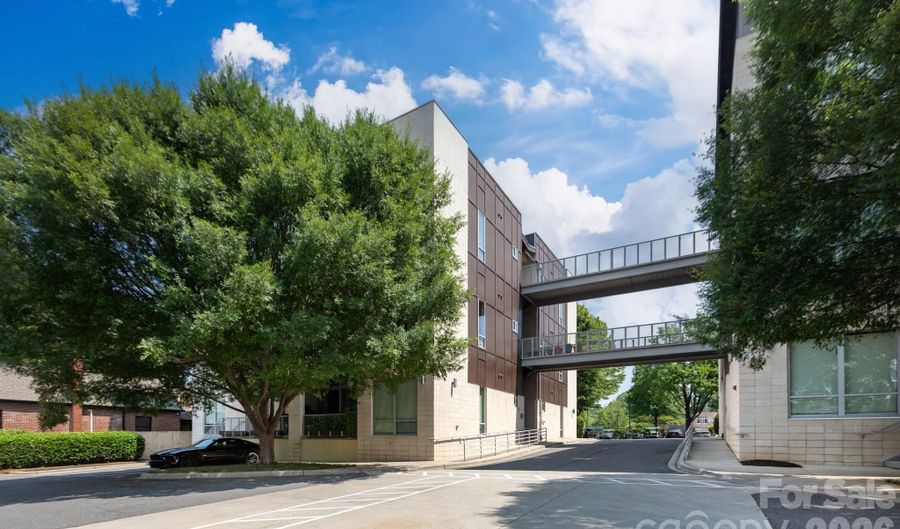 2116 Mcclintock Rd 122, Charlotte, NC 28205 - 1 Beds, 1 Bath