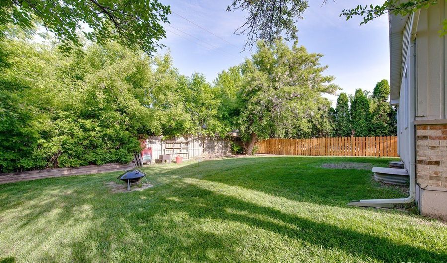 111 E Magnolia St, Arlington Heights, IL 60005 - 4 Beds, 2 Bath