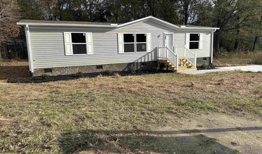 119 Florence St, Calhoun Falls, SC 29628 - 3 Beds, 2 Bath