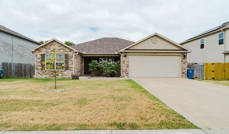 714 Green World St, Bentonville, AR 72712 - 4 Beds, 2 Bath