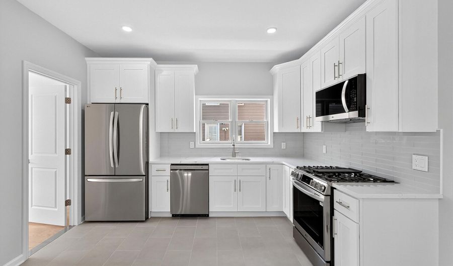 204 KENNEDY Blvd 1, Bayonne, NJ 07002 - 3 Beds, 1 Bath