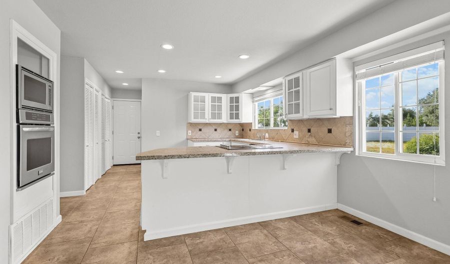 16325 Tacoma Ln, Anderson, CA 96007 - 5 Beds, 3 Bath