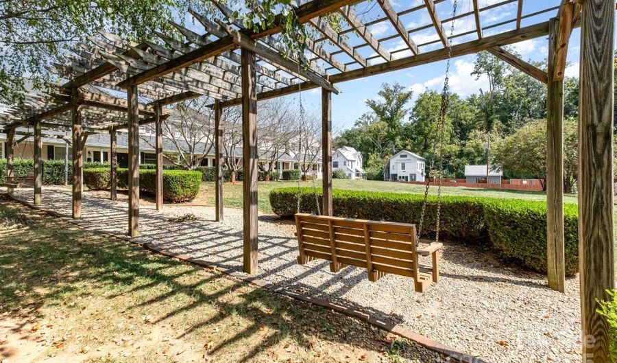 1210 Green Oaks Ln K, Charlotte, NC 28205 - 2 Beds, 2 Bath