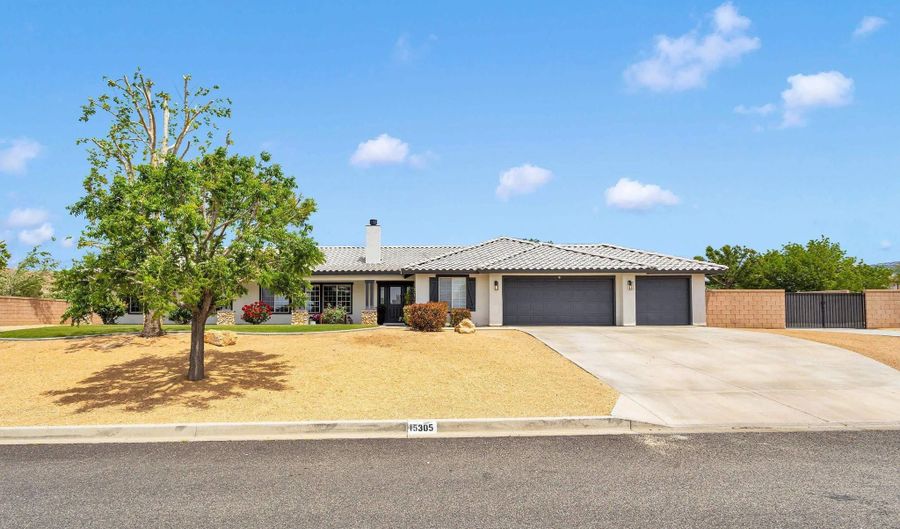 15305 Lookout Rd, Apple Valley, CA 92307 - 4 Beds, 3 Bath