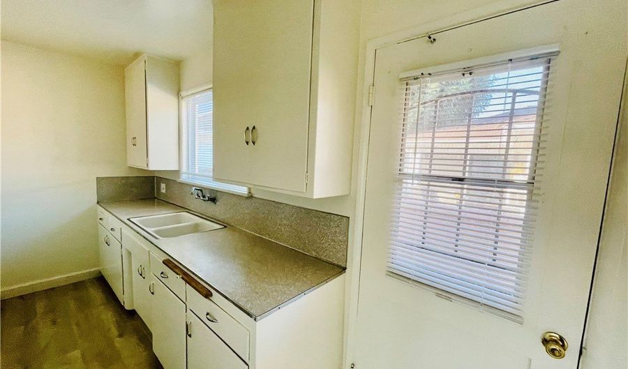 731 S Almansor, Alhambra, CA 91801 - 1 Beds, 1 Bath