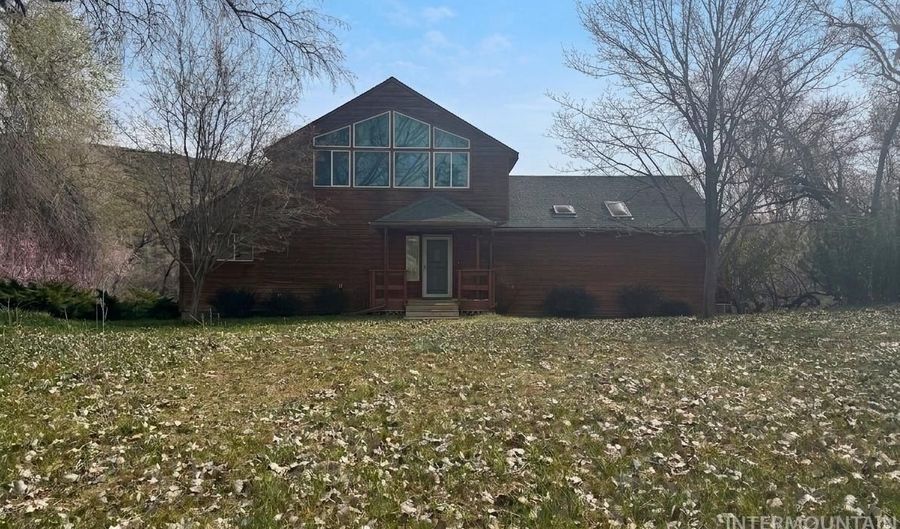 4454 N 1325 E, Buhl, ID 83316 - 3 Beds, 3 Bath