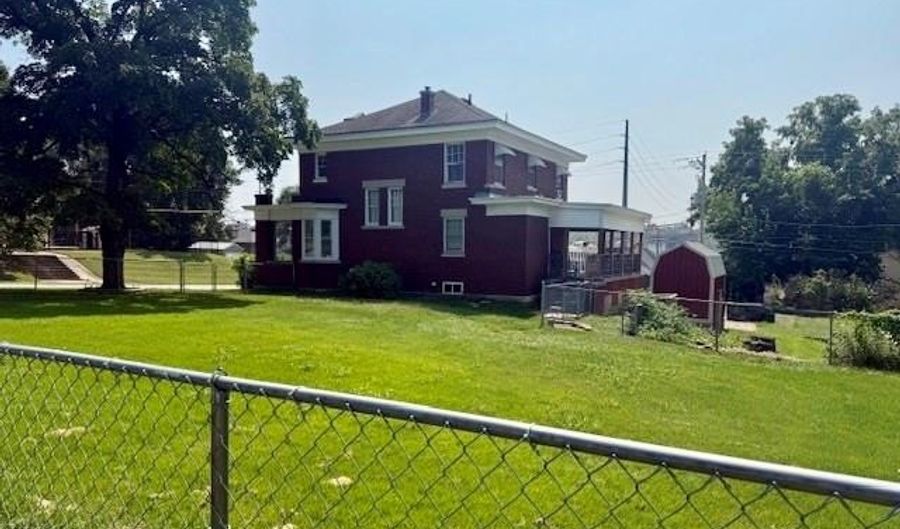 119 N 14th St, Atchison, KS 66002 - 4 Beds, 2 Bath