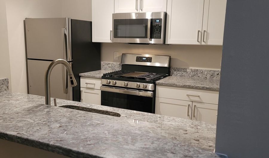 21023 TIMBER RIDGE Ter 301, Ashburn, VA 20147 - 2 Beds, 1 Bath