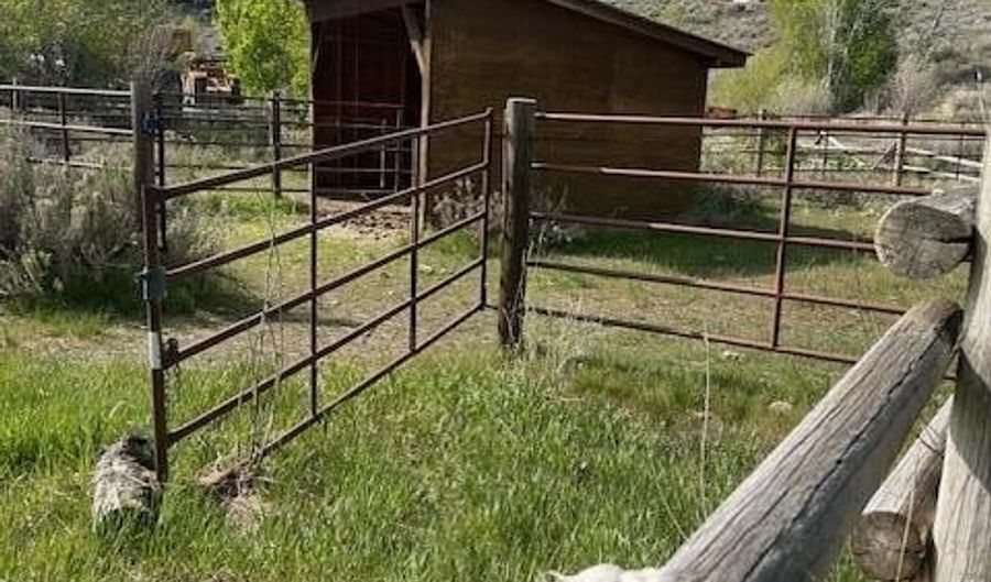 342 Broadford Rd, Bellevue, ID 83313 - 2 Beds, 2 Bath