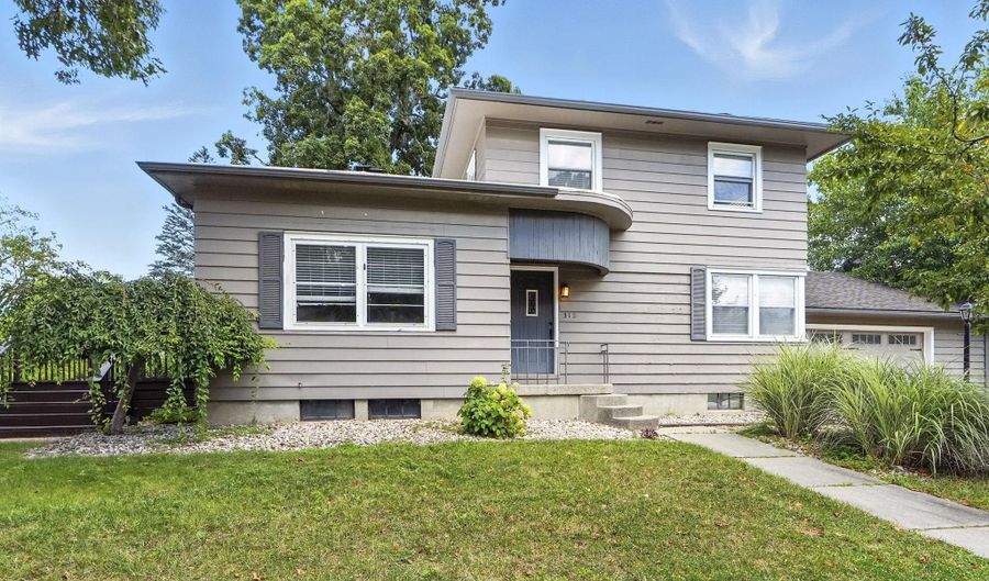 312 W Pleasant St, Angola, IN 46703 - 4 Beds, 3 Bath