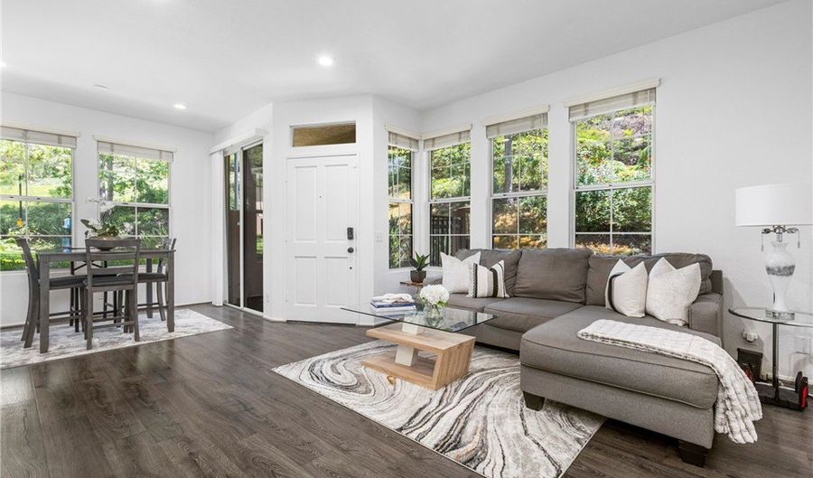 64 Fulmar, Aliso Viejo, CA 92656 - 2 Beds, 3 Bath