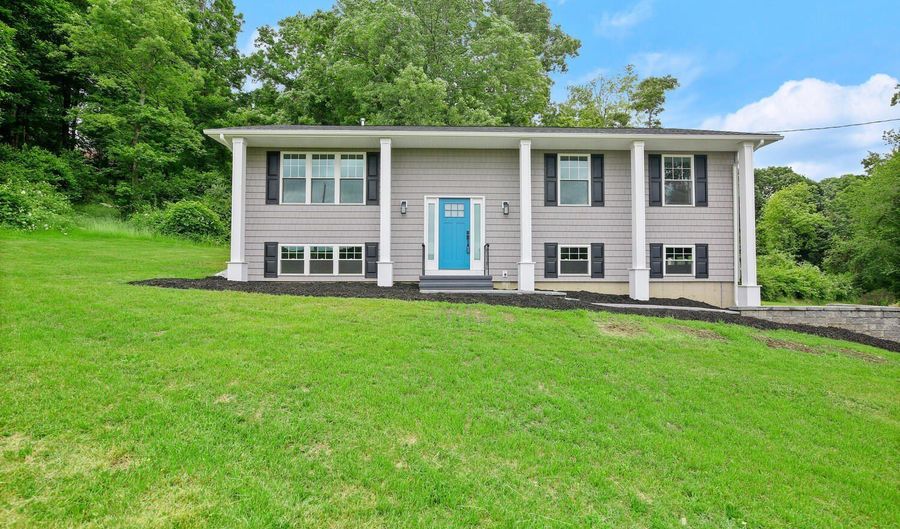 12 Cel Bret Dr, Danbury, CT 06810 - 3 Beds, 3 Bath