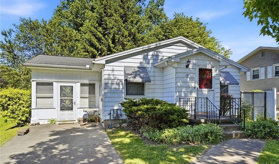 19 Shepard Ave, Akron, NY 14001 - 2 Beds, 1 Bath