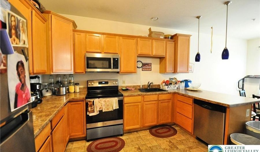 65 Emily Ct, Exeter, PA 19606 - 3 Beds, 3 Bath