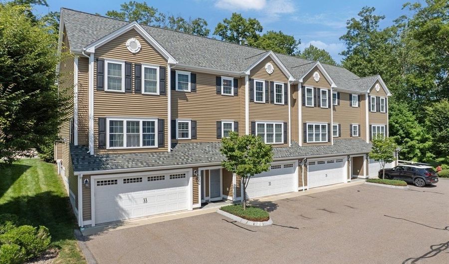 1405 Commerce Way 22, Attleboro, MA 02703 - 3 Beds, 3 Bath