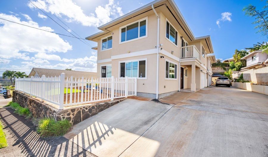 99-530 Halawa Hts Rd A, Aiea, HI 96701 - 5 Beds, 3 Bath