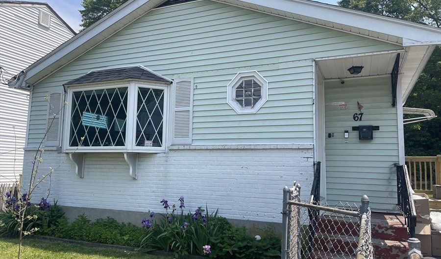 67 Oakcrest Rd, Boston, MA 02136 - 3 Beds, 1 Bath